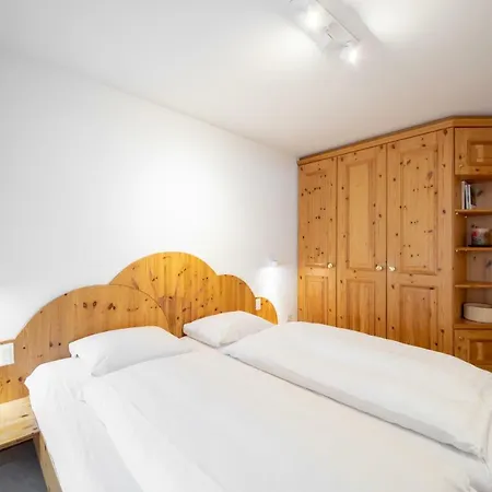 Laax Homes - Runca 752 شقة *
