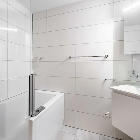Laax Homes - Runca 752 필름